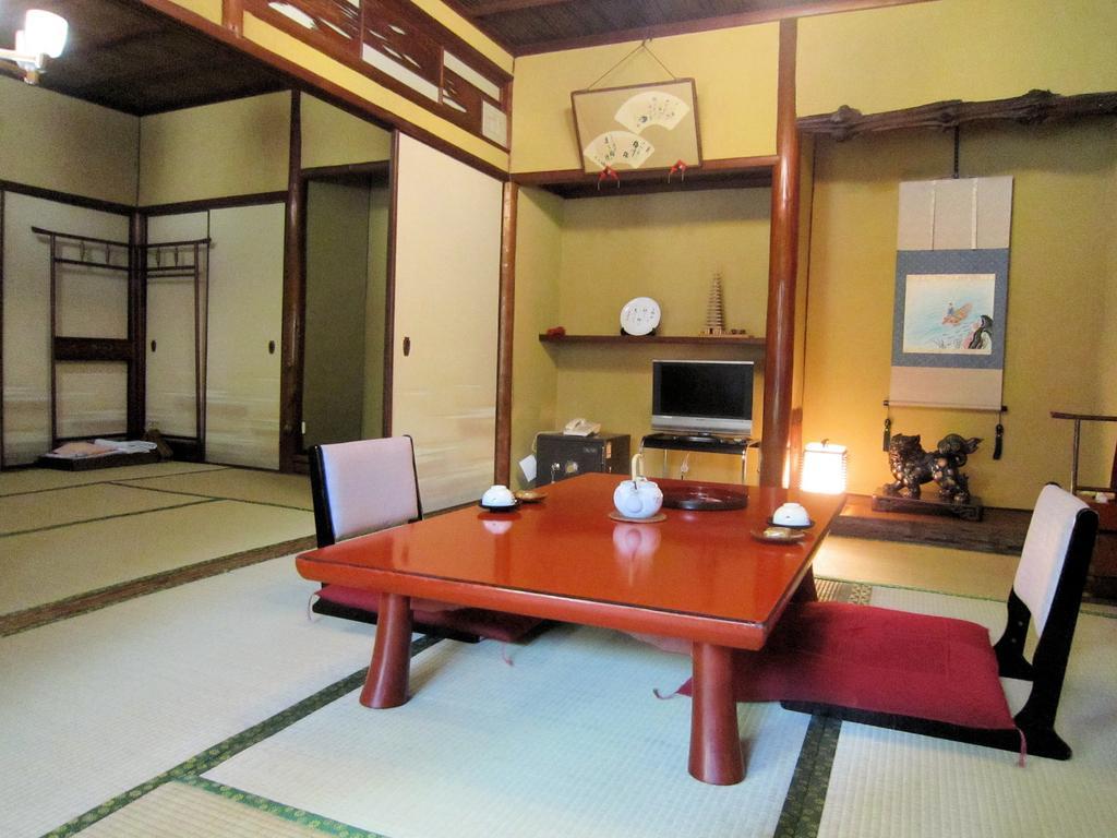 Ryokan Taishoro Hotel Sakurai Стая снимка